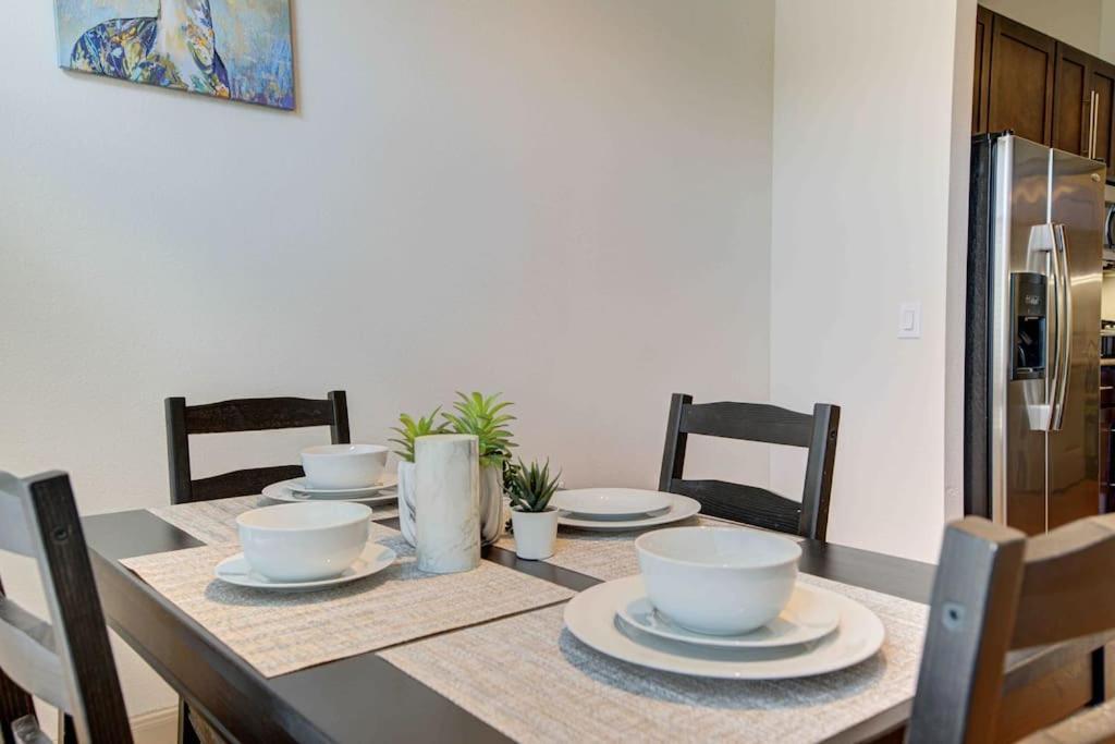 יוסטון Cozy Apt Nrg Pool,Wi-Fi, Free Parking, Petsok! מראה חיצוני תמונה